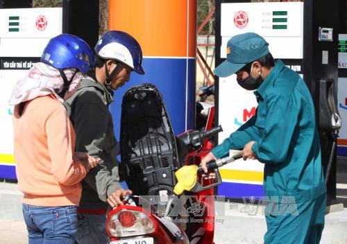 Giảm thuế nhập khẩu ưu đãi với xăng dầu